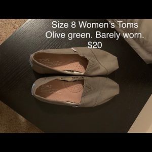 Women’s Toms
